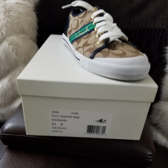 Coach Signature Sneaker - Picture 2 of 4